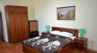 Гостиница Лазурит Тихорецк Стандартный двухместный номер с 1 кроватью или 2 отдельными кроватями-3